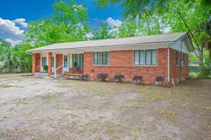 355 W 1st Ave, Crestview, FL 32536 - Photo 1
