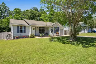 226 Southview Dr, Crestview, FL 32536 - Photo 1