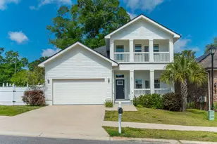 401 Hideaway Ln, Niceville, FL 32578 - Photo 1