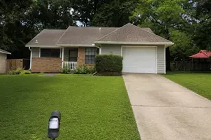 114 Fairoaks Dr, Crestview, FL 32539 - Photo 1