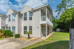 17 SE Chatelaine Circle, Fort Walton Beach, FL 32548 - Photo 1