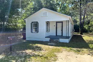 209 E Griffith Ave, Crestview, FL 32539 - Photo 1