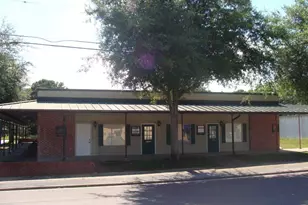 137 S John Sims Pkwy, Valparaiso, FL 32580 - Photo 1