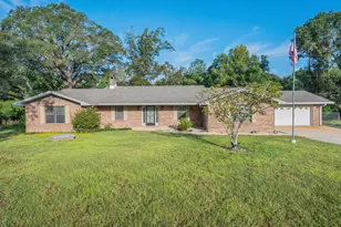 1260 E Chestnut Ave, Crestview, FL 32536 - Photo 1