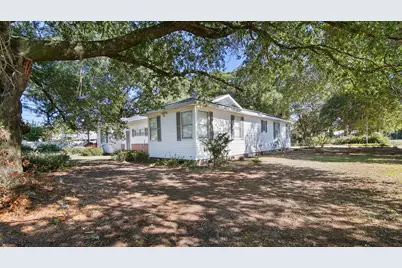 111 Bay Avenue, Defuniak Springs, FL 32435 - Photo 1