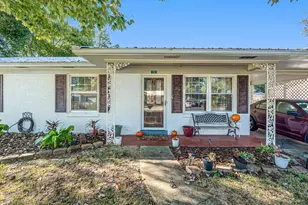 132 NW Loizos Dr, Fort Walton Beach, FL 32548 - Photo 1