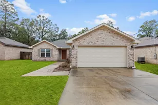 1598 26th St, Niceville, FL 32578 - Photo 1