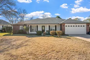 4572 Castlewood Ln, Niceville, FL 32578 - Photo 1