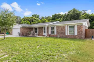109 Friar Tuck Dr, Niceville, FL 32578 - Photo 1