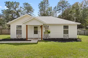 2517 Sunset Dr, Crestview, FL 32536 - Photo 1
