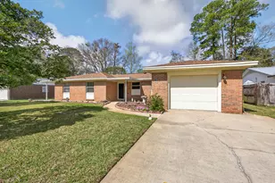 323 Pontevedra Ln, Niceville, FL 32578 - Photo 1