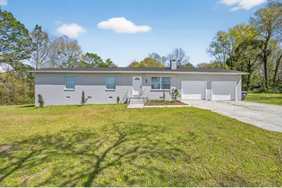 374 Pinewood Drive, Defuniak Springs, FL 32433 - Photo 1