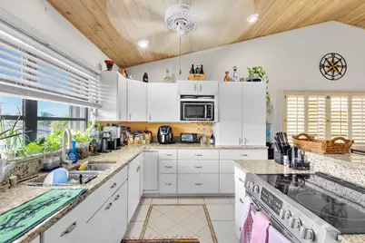 132 N Indies Drive, Duck Key, FL 33050 - Photo 32