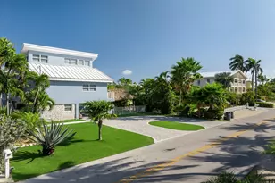 334 E Seaview Dr, Duck Key, FL 33050 - Photo 8