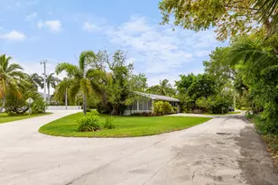 180 Sugarloaf Dr, Sugarloaf Key, FL 33042 - Photo 4