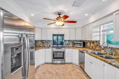 581 10th Street, Key Colony Beach, FL 33051 - Photo 8