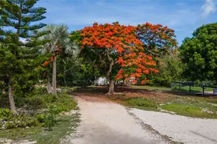 2231 Middle Torch Rd, Middle Torch Key, FL 33042 - Photo 20