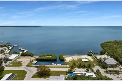 10 N Marlin Avenue, Key Largo, FL 33037 - Photo 1