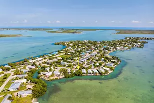 6 Beach Dr, Lower Sugarloaf Key, FL 33040 - Photo 2