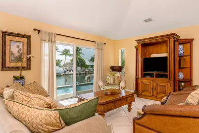 260 Sadowski Causeway, Key Colony Beach, FL 33051 - Photo 2