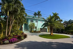 124 S Indies Dr, Duck Key, FL 33050 - Photo 2