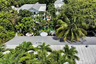 1209 Truman Ave, Key West, FL 33040 - Photo 32