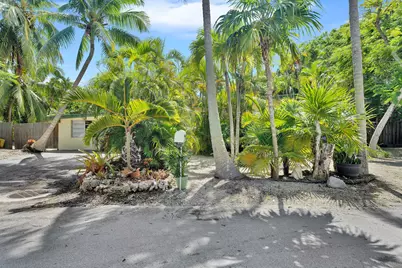 5353 Dogwood Dell Street, Marathon, FL 33050 - Photo 2