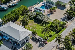 149 Iroquois Dr, Lower Matecumbe, FL 33036 - Photo 1