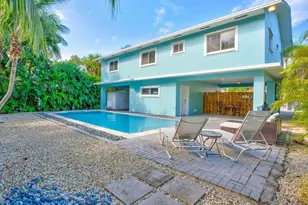 223 Treasure Harbor Dr, Plantation Key, FL 33036 - Photo 2