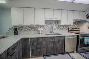 201 E Ocean Dr, Key Colony Beach, FL 33051 - Photo 10