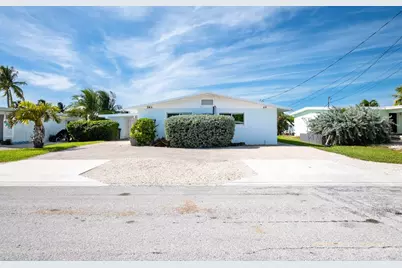 261 - 271 9th Street, Key Colony Beach, FL 33051 - Photo 8