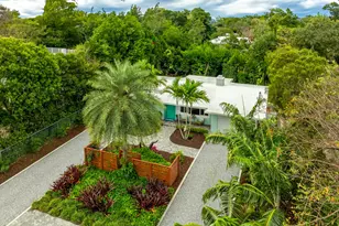 32 Park Rd, Upper Matecumbe Key Islamorada, FL 33036 - Photo 2