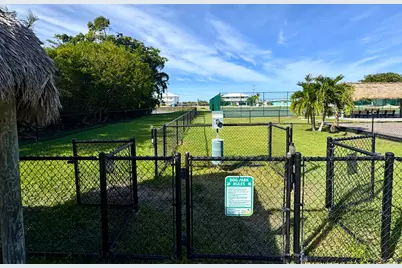 271 9th Street, Key Colony Beach, FL 33051 - Photo 38