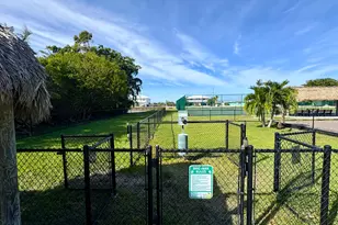 271 9th St, Key Colony Beach, FL 33051 - Photo 38