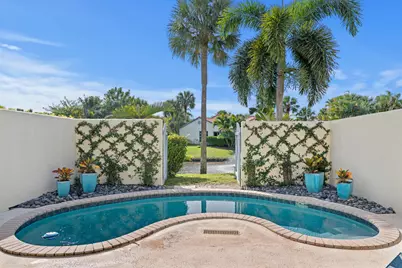 2211 Las Casitas Drive, Wellington, FL 00000 - Photo 12