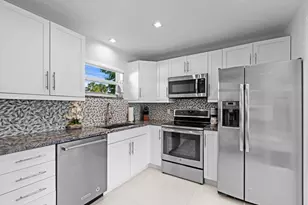 2211 Las Casitas Dr, Wellington, FL 00000 - Photo 6