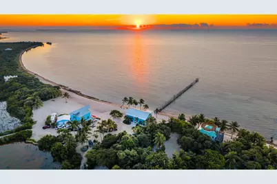 15760 Old State Road 4A, Sugarloaf Key, FL 33042 - Photo 2
