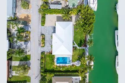 360 12th Street, Key Colony, FL 33051 - Photo 2