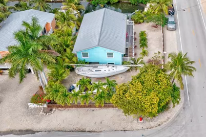 420 W Indies Drive, Ramrod Key, FL 33042 - Photo 38
