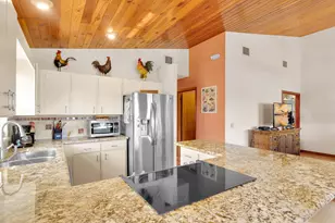 580 9th St, Key Colony, FL 33051 - Photo 18