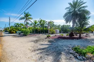 27426 Martinique Ln, Ramrod Key, FL 33042 - Photo 1