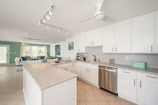 205 S Point Dr, Sugarloaf Key, FL 33042 - Photo 14