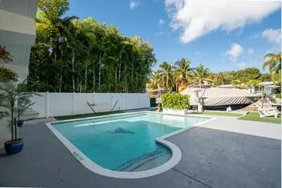 309 Woods Avenue, Plantation Key, FL 33070 - Photo 8