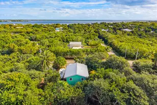 1258 Division St, Big Pine Key, FL 33043 - Photo 16