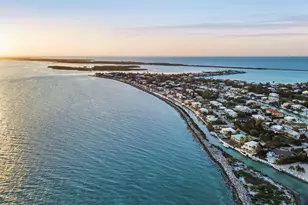 210 W Seaview Cir, Duck Key, FL 33050 - Photo 58