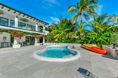 210 W Seaview Circle, Duck Key, FL 33050 - Photo 20