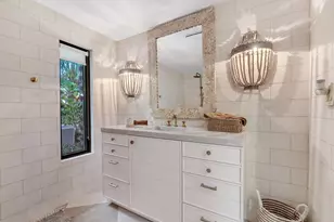 210 W Seaview Cir, Duck Key, FL 33050 - Photo 36