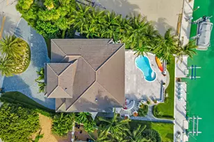210 W Seaview Cir, Duck Key, FL 33050 - Photo 12