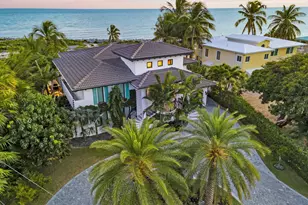 210 W Seaview Cir, Duck Key, FL 33050 - Photo 60