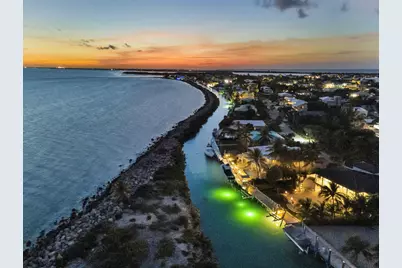 210 W Seaview Circle, Duck Key, FL 33050 - Photo 10